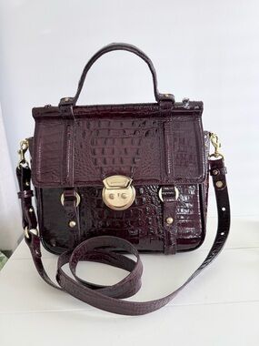 Brahmin Croc-Embossed Leather crossbody Bag in Deep Burgundy